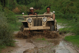 family jeep safaris vacation in ladakh, holiday jeep safari tours to ladakh